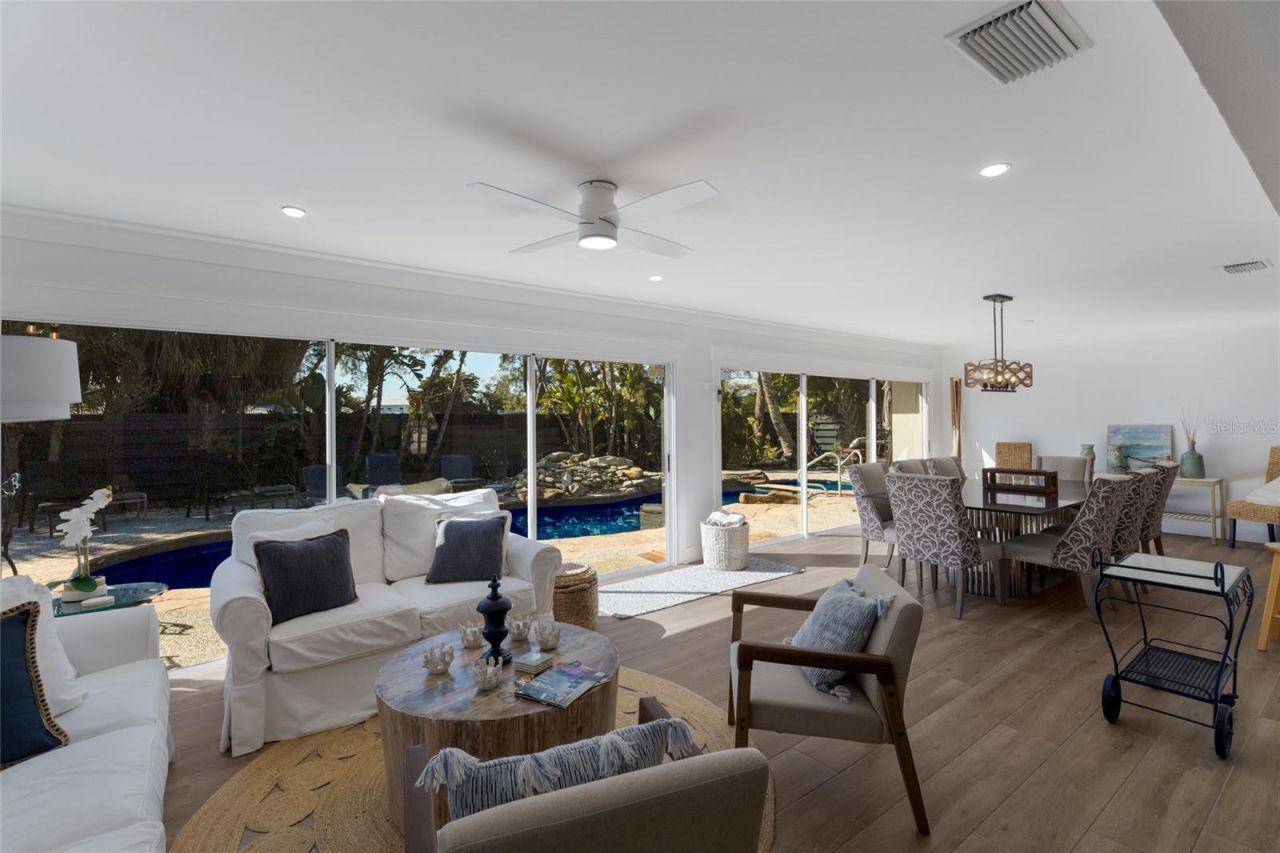 419 Clark Drive, Holmes Beach, FL 34217 Photo