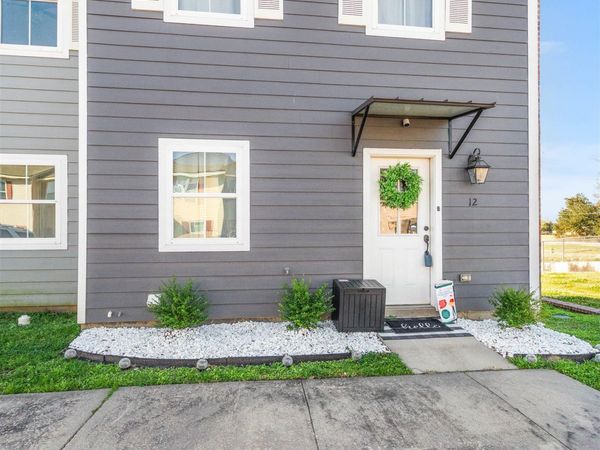 12 Townhouse Cove, Lafayette, LA 70506