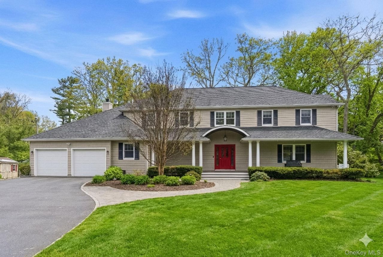 9 Mariners Court Centerport, NY 11721