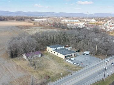 1050 HARRISBURG PIKE , CARLISLE, PA 17013