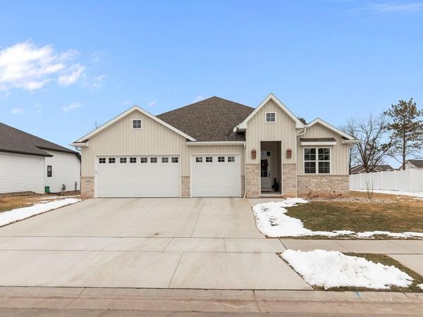 N9046 SOUTHTOWNE DRIVE, Menasha, WI 54952