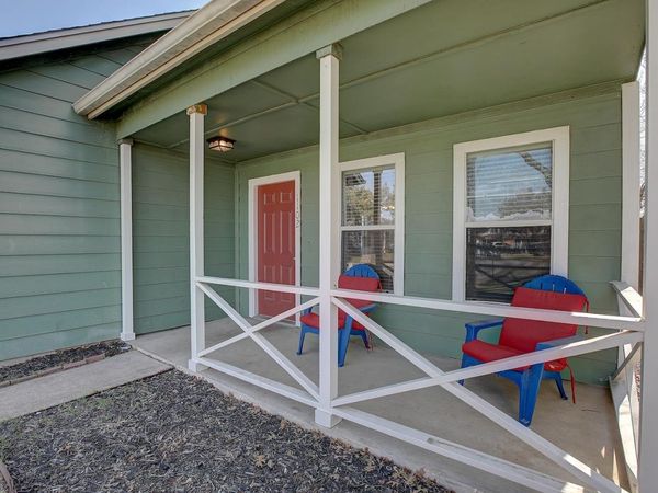 1102 E 3rd ST, Georgetown, TX 78626