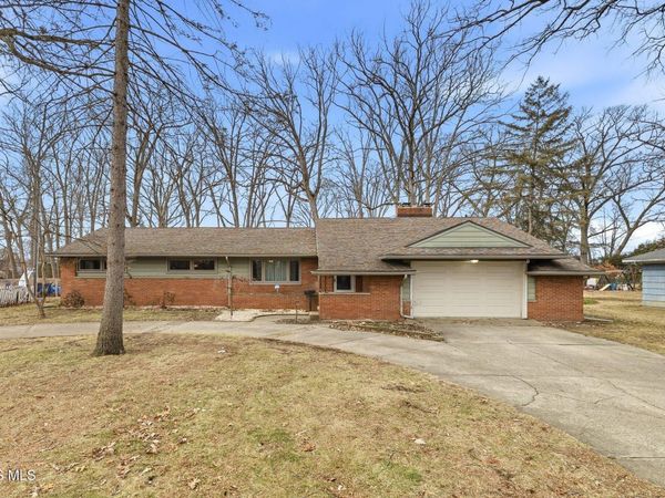 5163 Fairgreen Drive , Toledo, OH 43613
