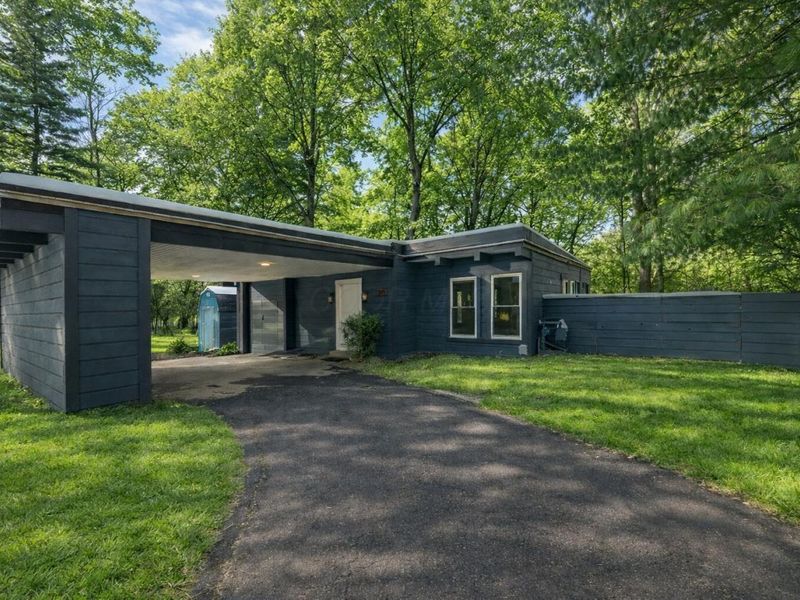 390 Lenappe Drive, Columbus, OH 43214 Photo 2