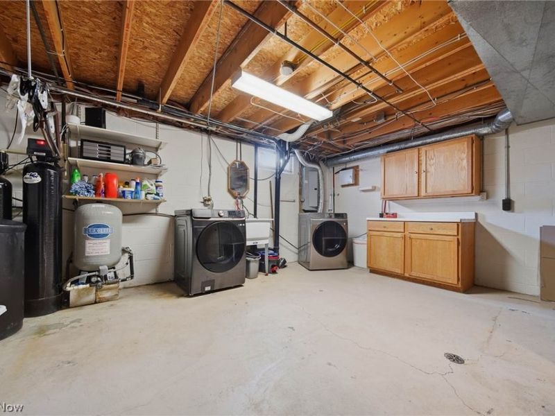 5856 Linder Circle NE, Canton, OH 44721 Photo 36