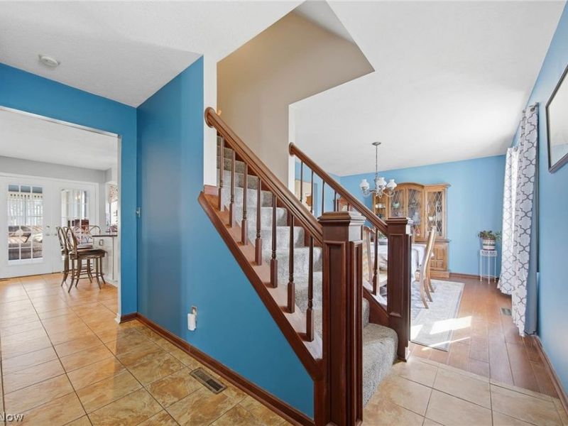 5856 Linder Circle NE, Canton, OH 44721 Photo 4