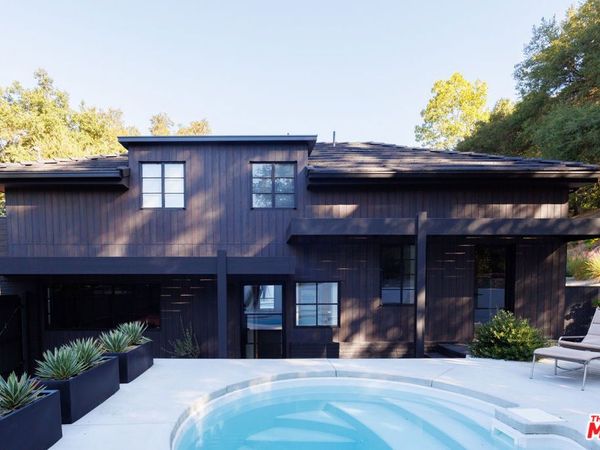 3860 Kingswood Road, Sherman Oaks, CA 91403