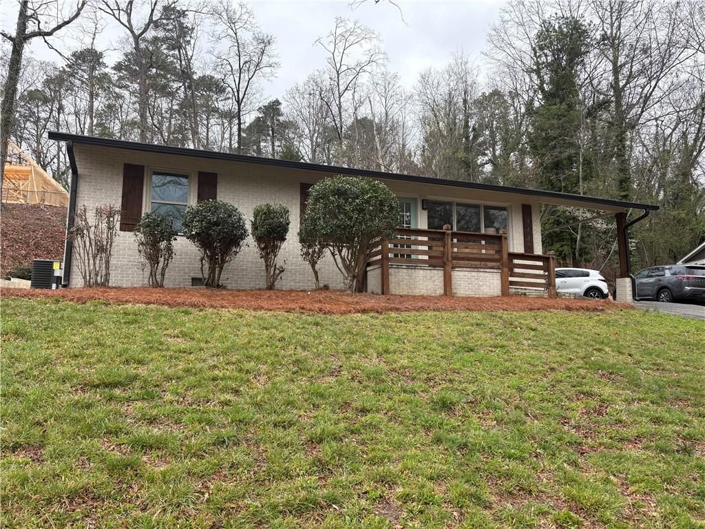372 Oakland Drive, Gainesville, GA 30501 Main Photo