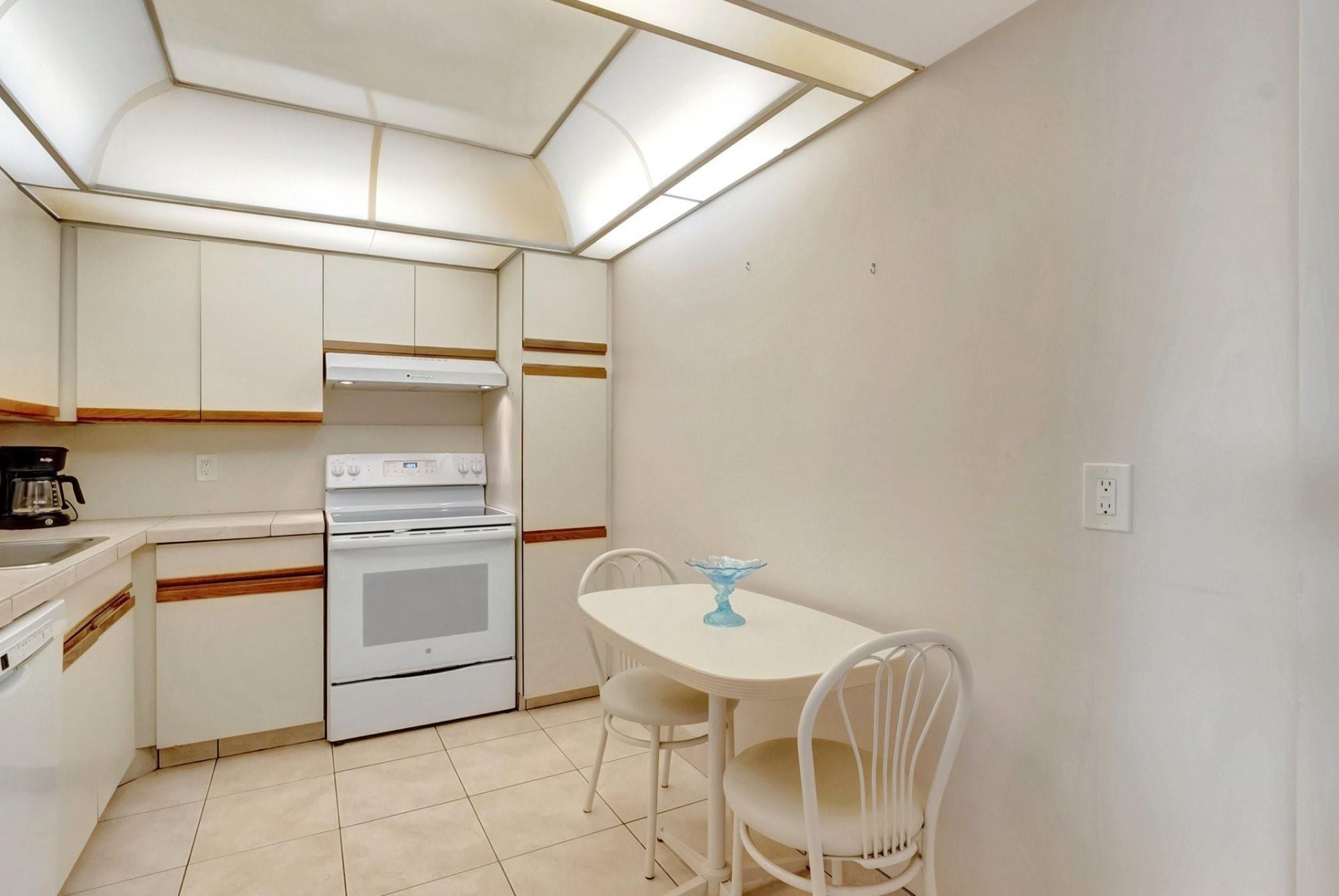 5260 NW 2nd Ave, Unit 504, Boca Raton, FL 33487 Photo