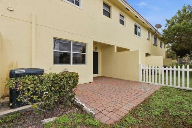 1218 Imperial Lake Road, West Palm Beach, FL 33413 Photo