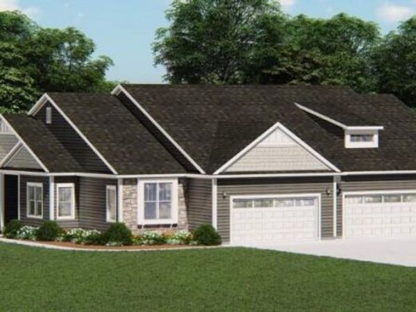 W253N6646 Heavenly Ct, Sussex, WI 53089