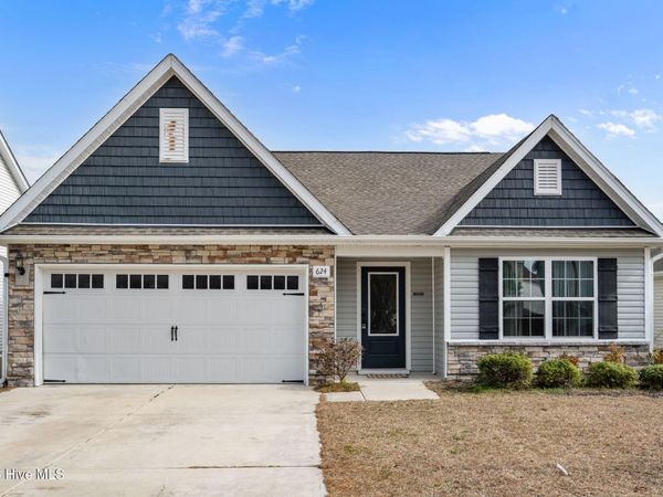 624 Aurora Place , Hampstead, NC 28443