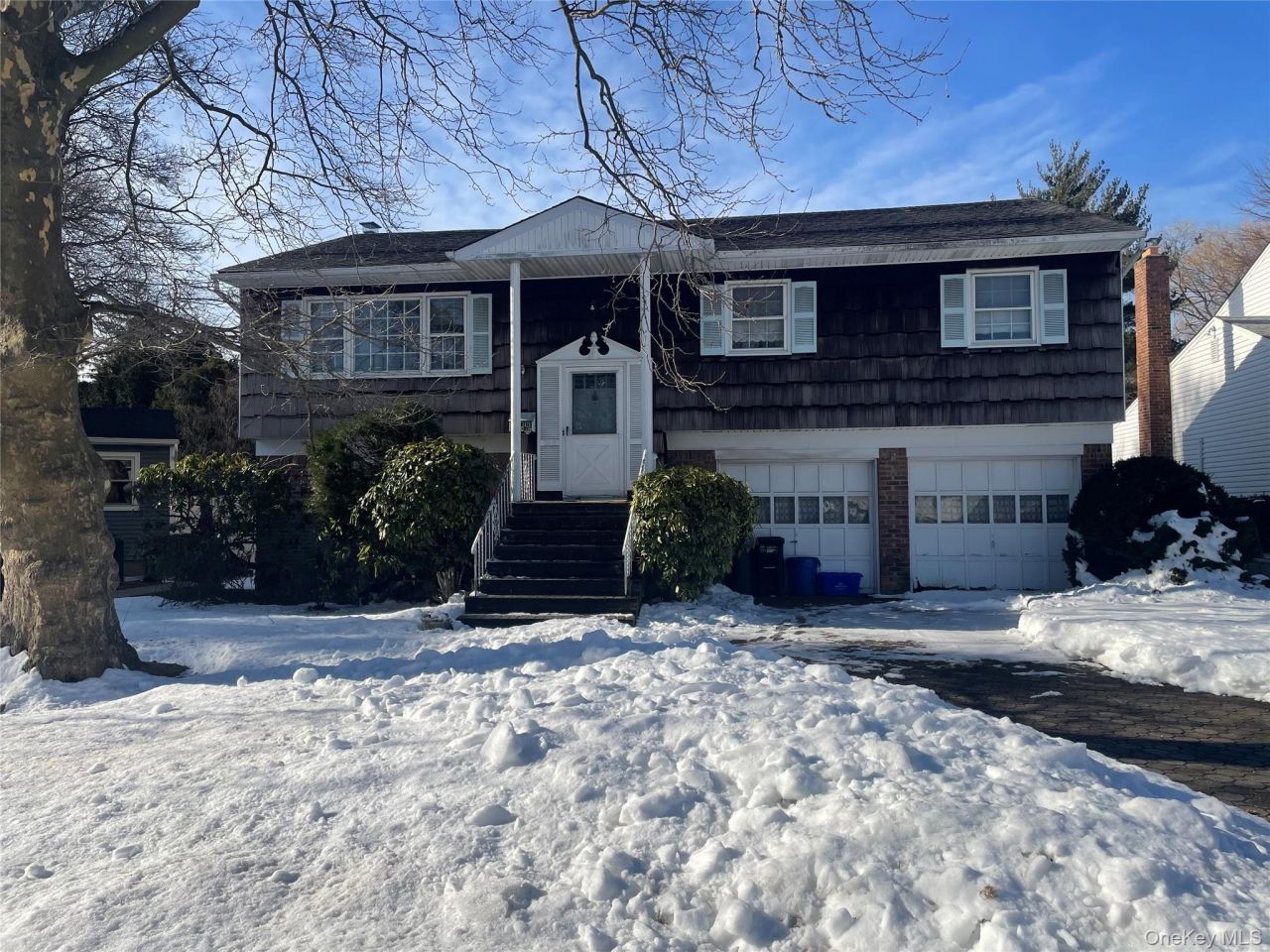 840 Robin Court, Baldwin, NY 11510 Main Photo