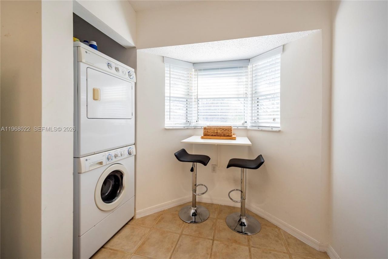 2151 NW 77th Way, Unit 203, Pembroke Pines, FL 33024 Photo