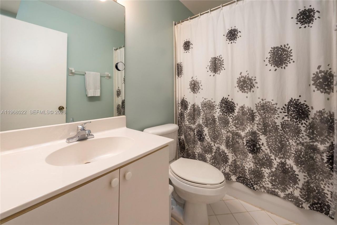 2151 NW 77th Way, Unit 203, Pembroke Pines, FL 33024 Photo