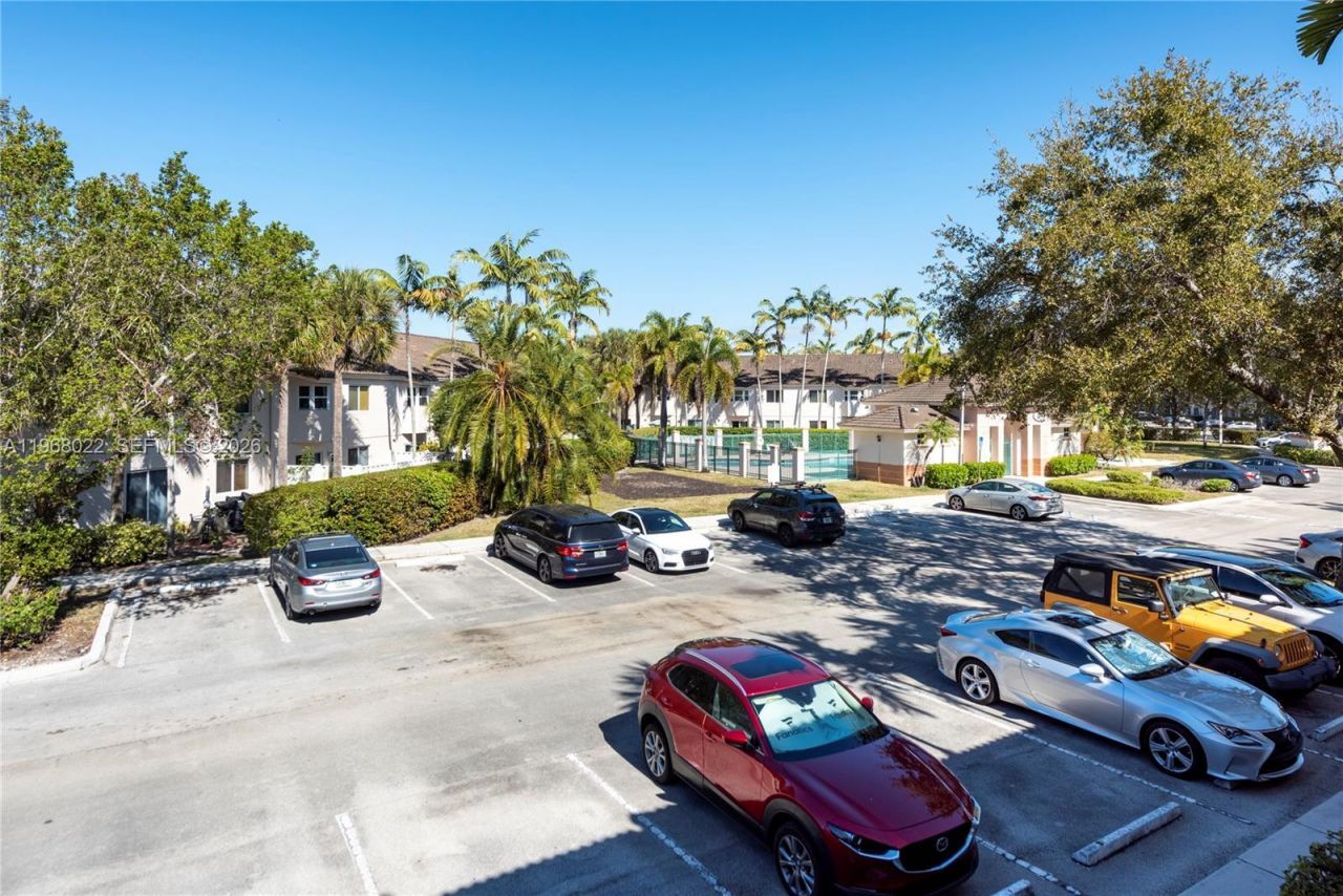 2151 NW 77th Way, Unit 203, Pembroke Pines, FL 33024 Photo