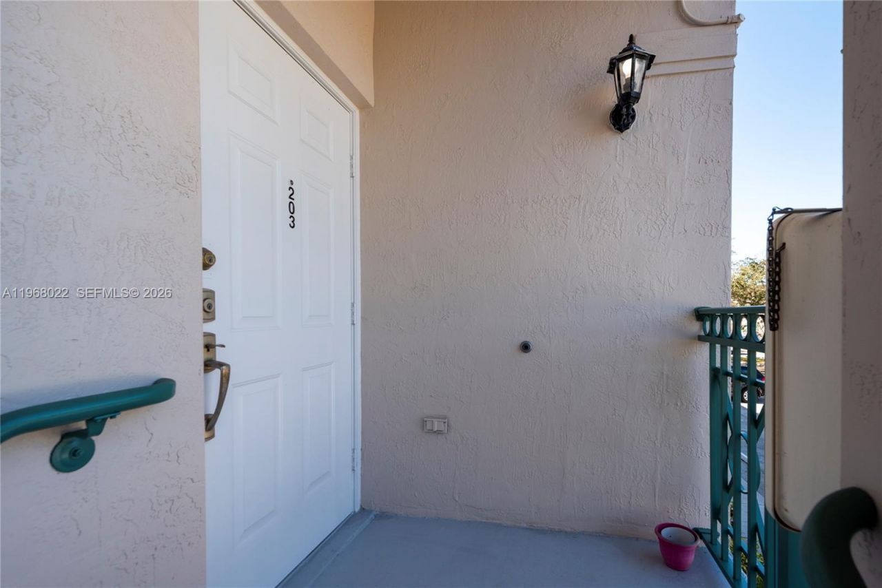 2151 NW 77th Way, Unit 203, Pembroke Pines, FL 33024 Photo