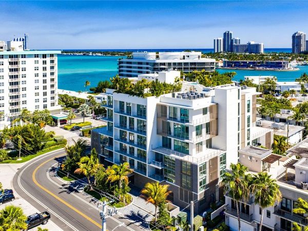 10281 W Bay Harbor Dr, Unit 505, Bay Harbor Islands, FL 33154