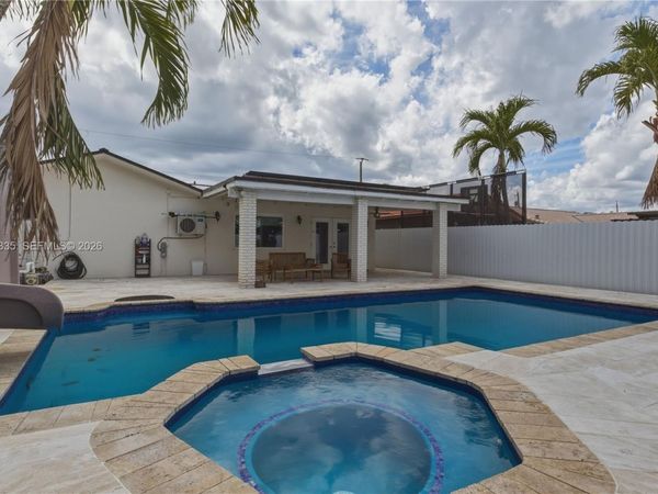 13821 SW 14th St, Miami, FL 33184