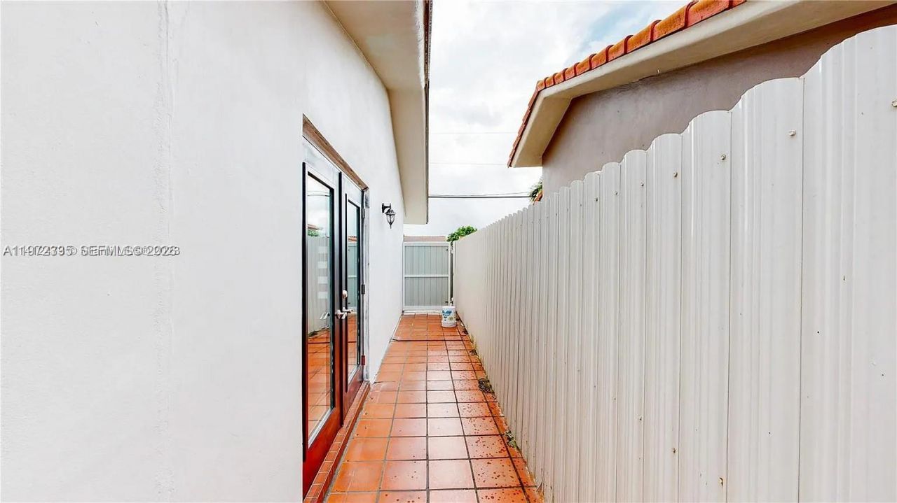 13821 SW 14th St, Miami, FL 33184 Photo