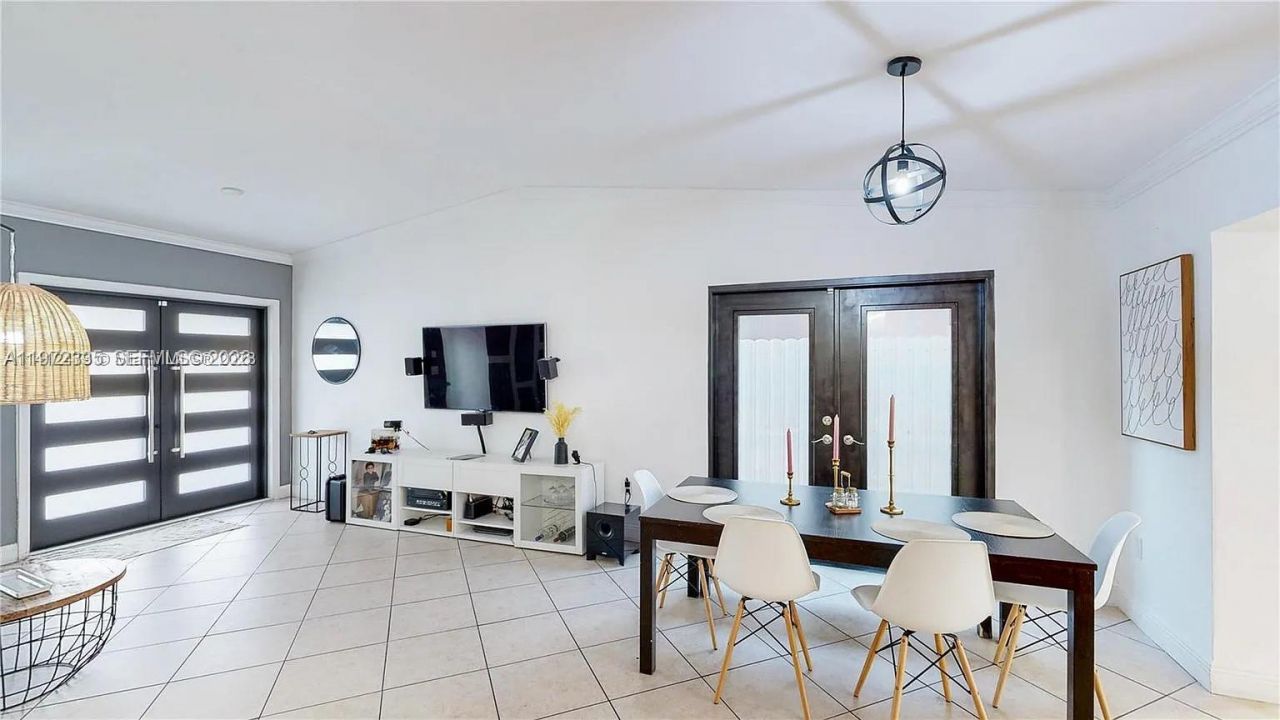 13821 SW 14th St, Miami, FL 33184 Photo