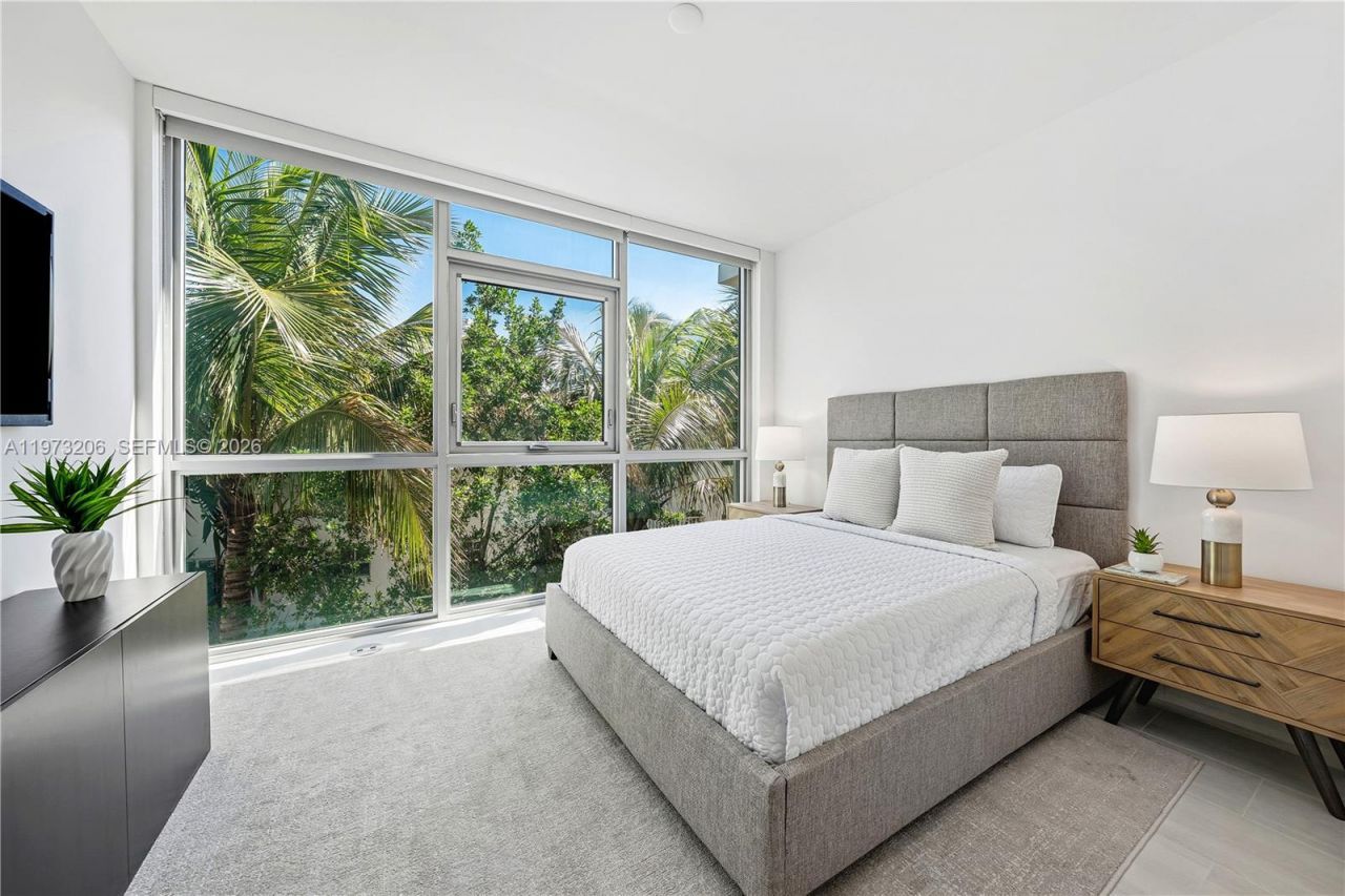 10281 W Bay Harbor Dr, Unit 202, Bay Harbor Islands, FL 33154 Photo