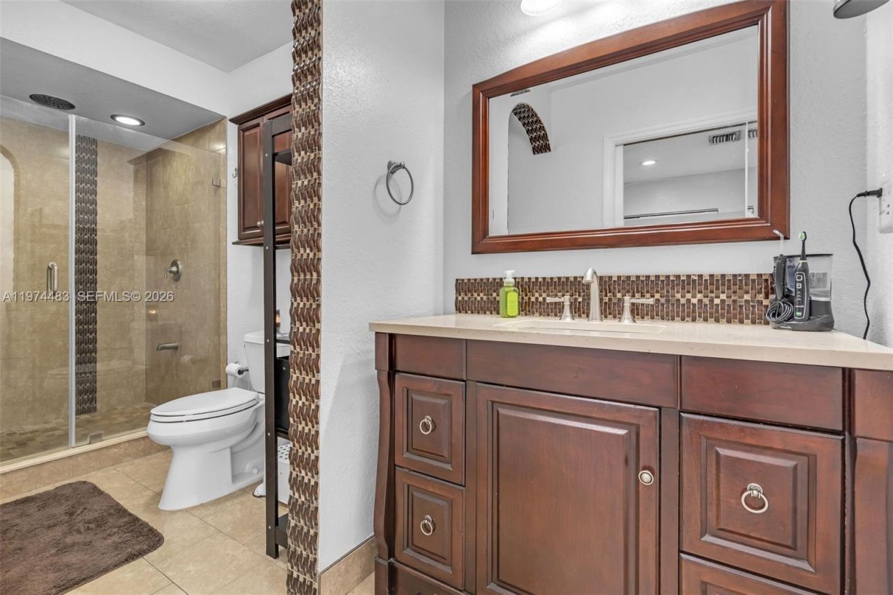 42 W 44th St, Hialeah, FL 33012 Photo