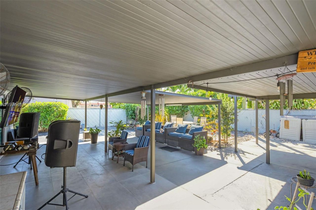 42 W 44th St, Hialeah, FL 33012 Photo