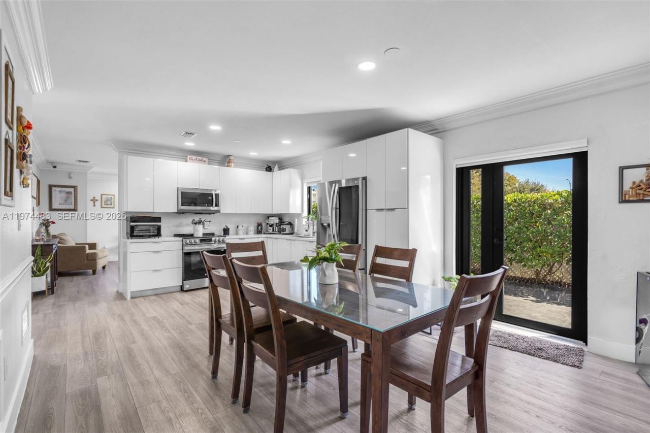 42 W 44th St, Hialeah, FL 33012 Photo