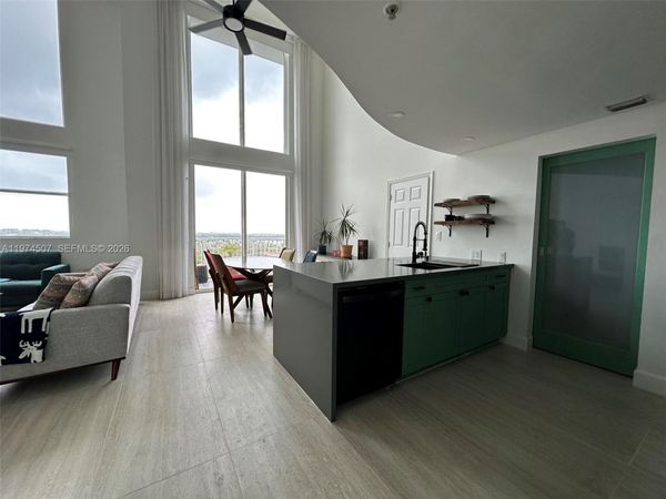 1 Glen Royal Pkwy, Unit 1613, Miami, FL 33125