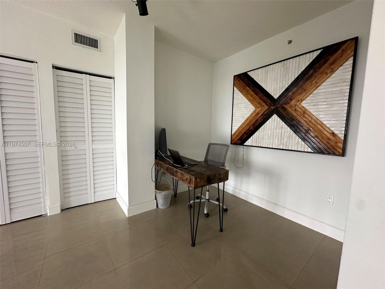 1 Glen Royal Pkwy, Unit 1613, Miami, FL 33125 Photo