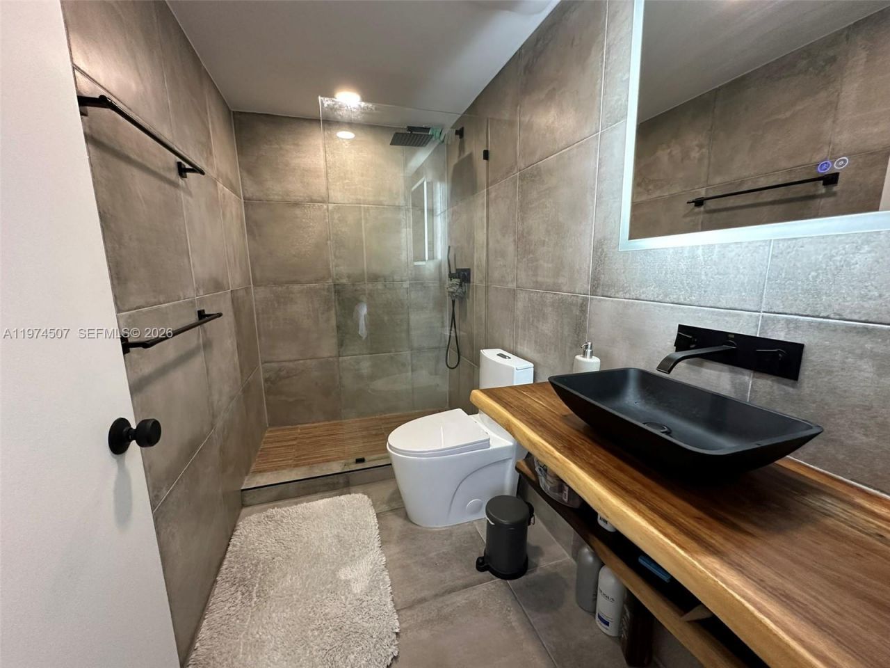 1 Glen Royal Pkwy, Unit 1613, Miami, FL 33125 Photo