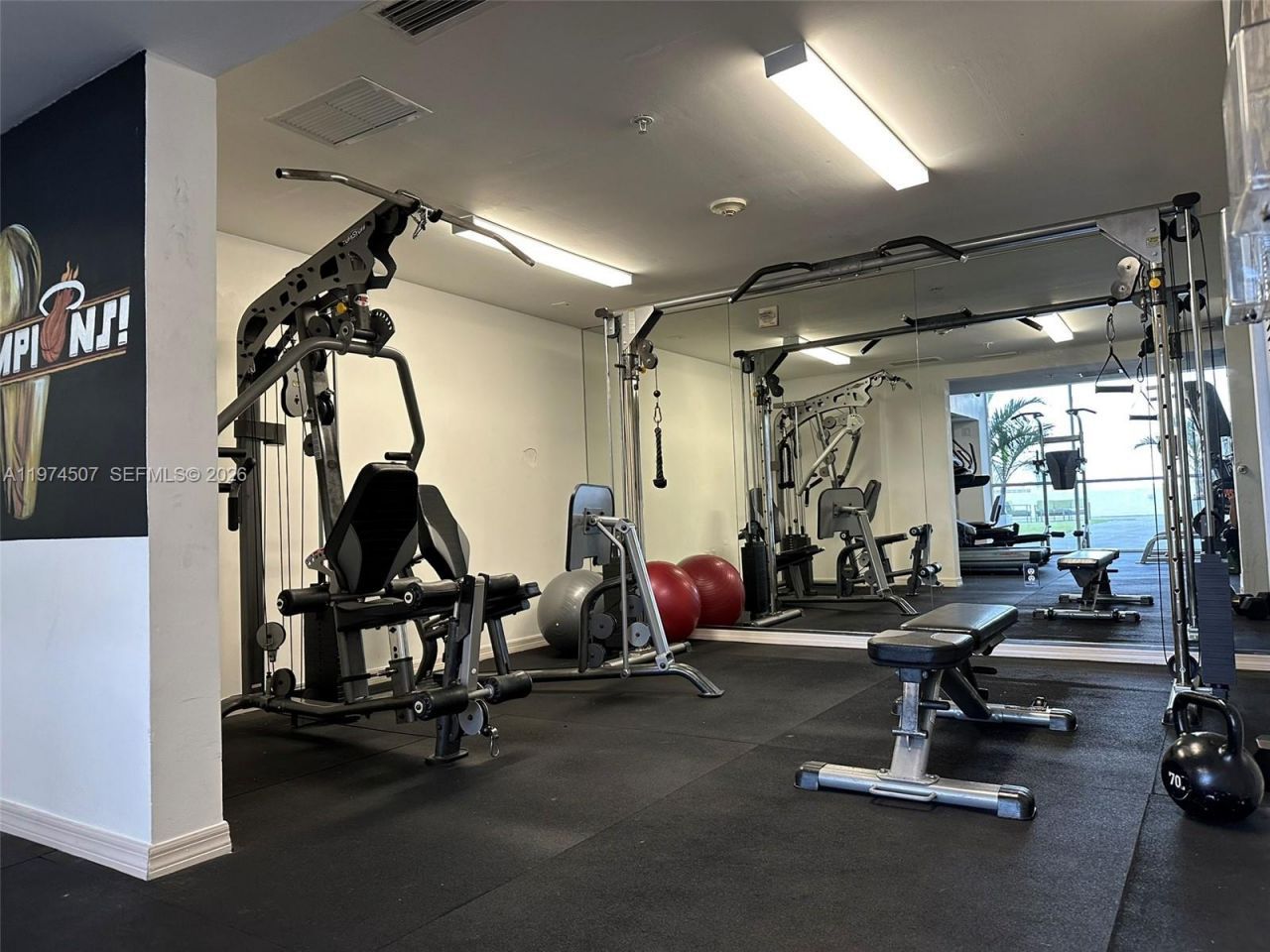 1 Glen Royal Pkwy, Unit 1613, Miami, FL 33125 Photo