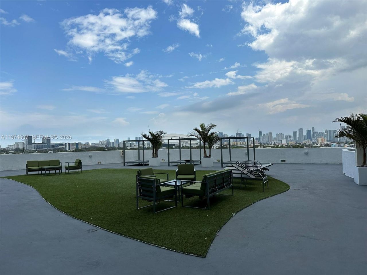 1 Glen Royal Pkwy, Unit 1613, Miami, FL 33125 Photo