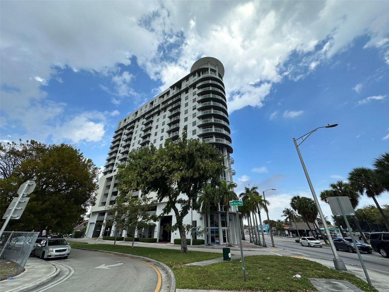 1 Glen Royal Pkwy, Unit 1613, Miami, FL 33125 Photo