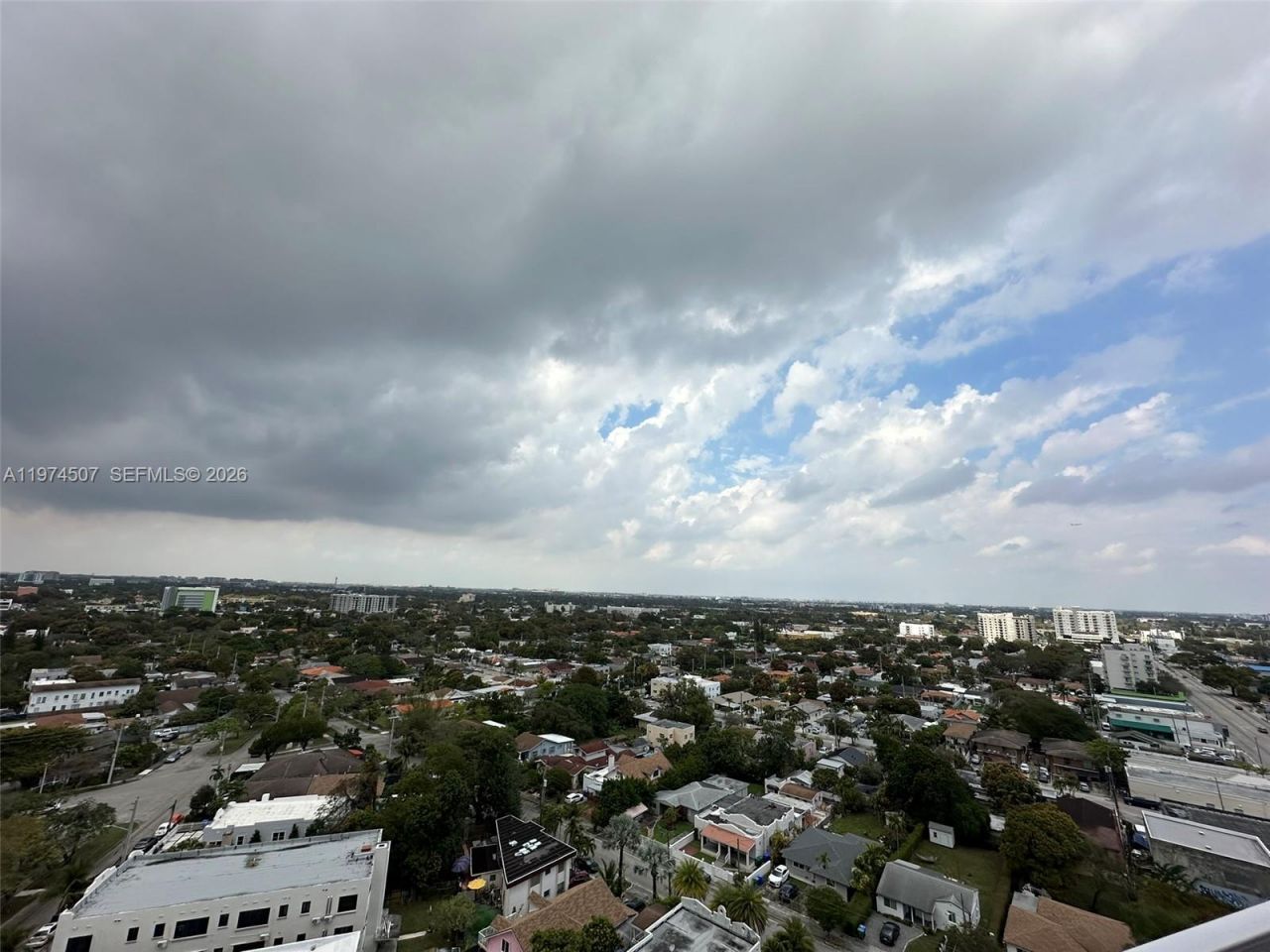 1 Glen Royal Pkwy, Unit 1613, Miami, FL 33125 Photo