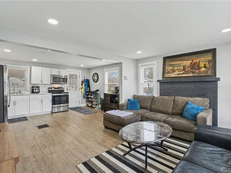 77 S Brown School Road, Vandalia, OH 45377 Photo 3