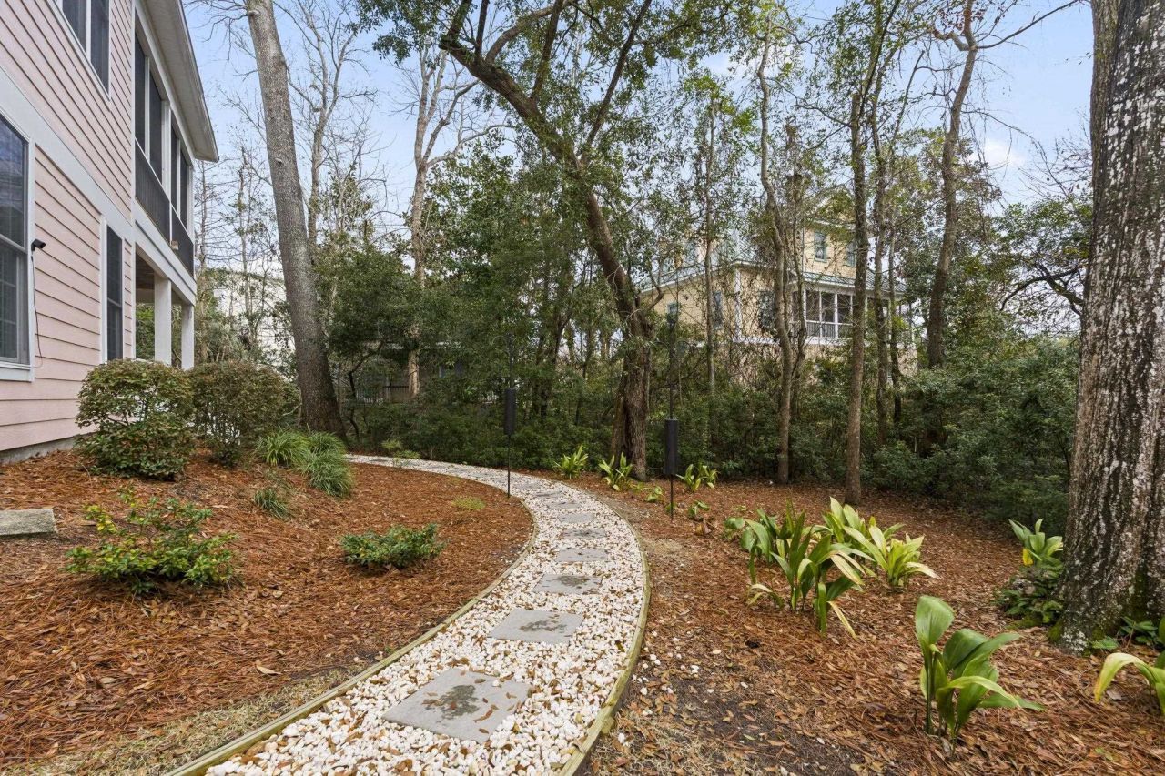 43 Cottage Dr. Photo 29