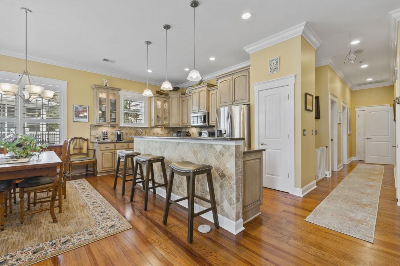 43 Cottage Dr.  Photo 5