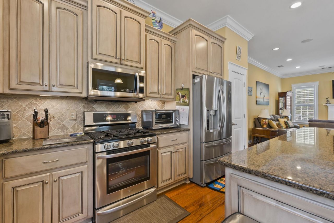 43 Cottage Dr. Photo 8