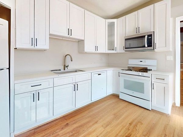 12 Lyman St, Unit 1, Waltham, MA 02452