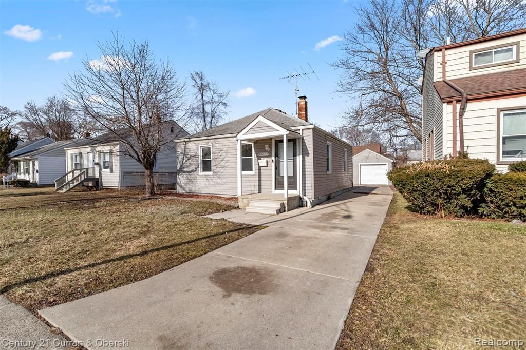 18777 Kingsville Street , Harper Woods, MI 48225 Main Photo