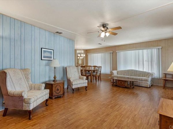 1010 E Bobier Drive, Unit 204, Vista, CA 92084