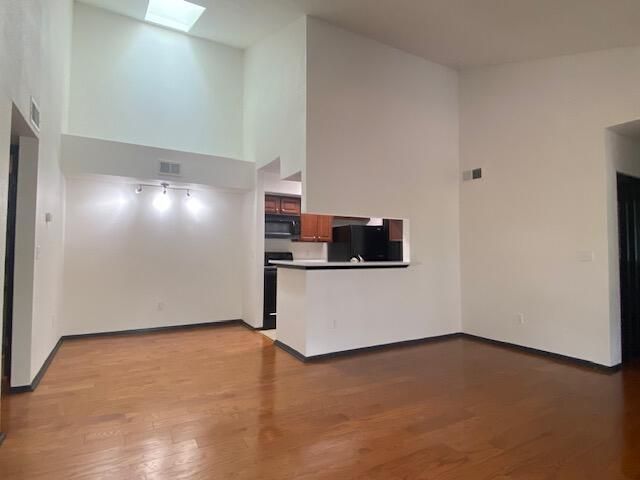 1481 Center Street Photo 6