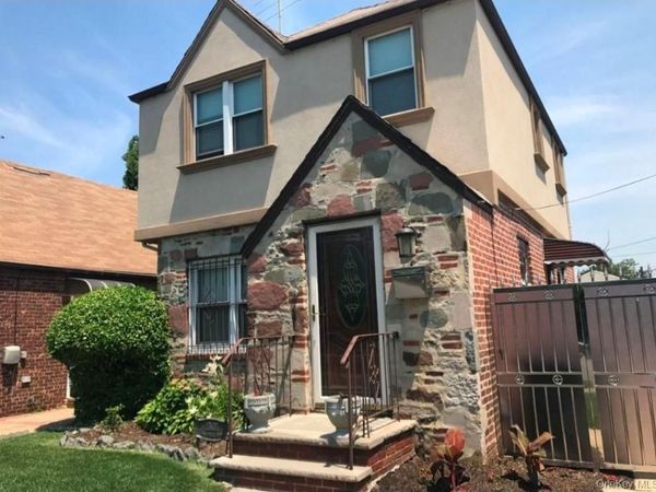 131-07 Van Wyck Expressway , Jamaica, NY 11436