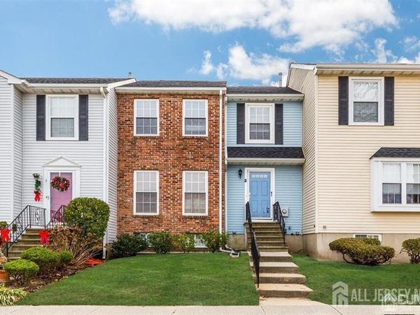 2 Mochen Court, Sayreville, NJ 08872