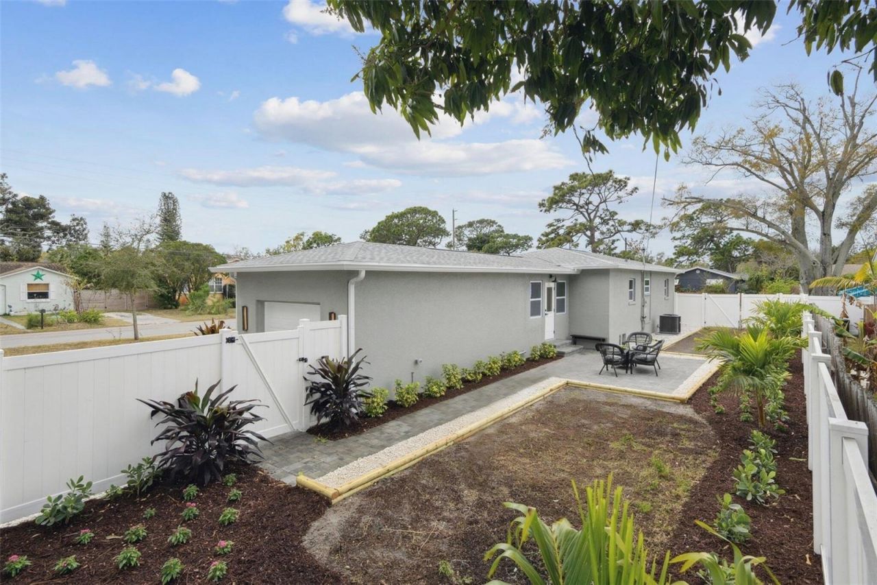 5921 15th Avenue S, Gulfport, FL 33707 Photo