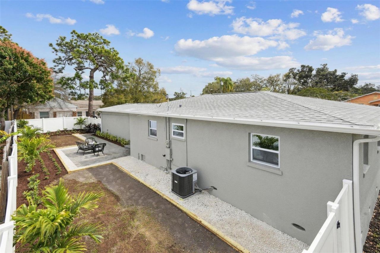 5921 15th Avenue S, Gulfport, FL 33707 Photo