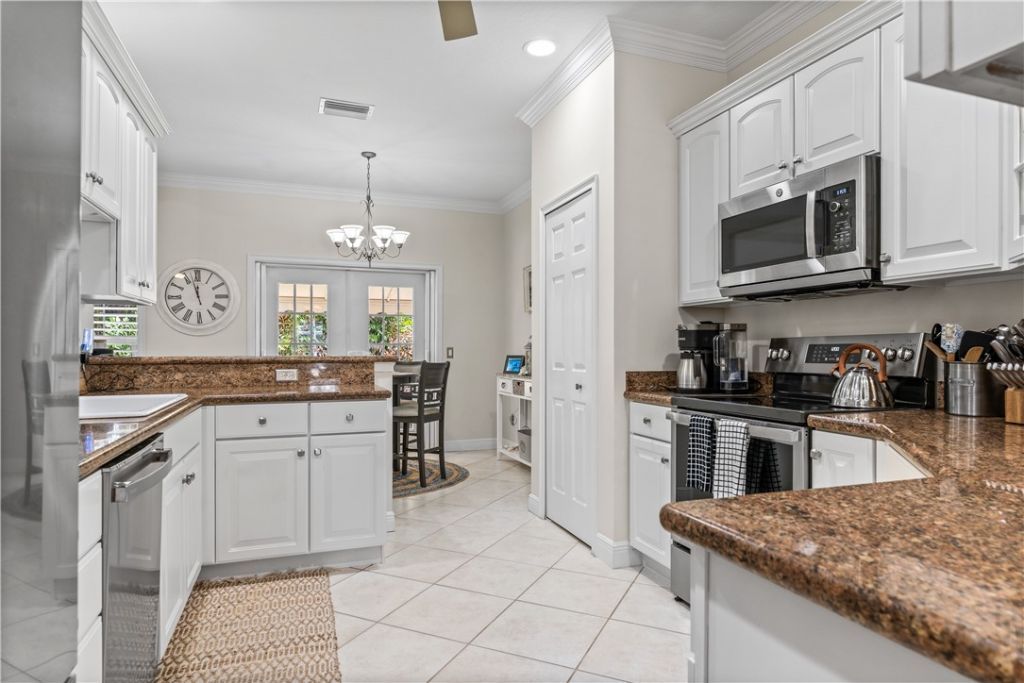 5850 Magnolia Lane, Unit 16, Vero Beach, FL 32967 Photo