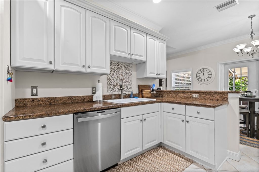 5850 Magnolia Lane, Unit 16, Vero Beach, FL 32967 Photo